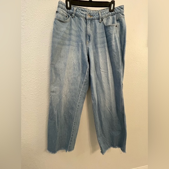 Chic Light Blue Cropped Women's Jeans - Picture 1 of 5